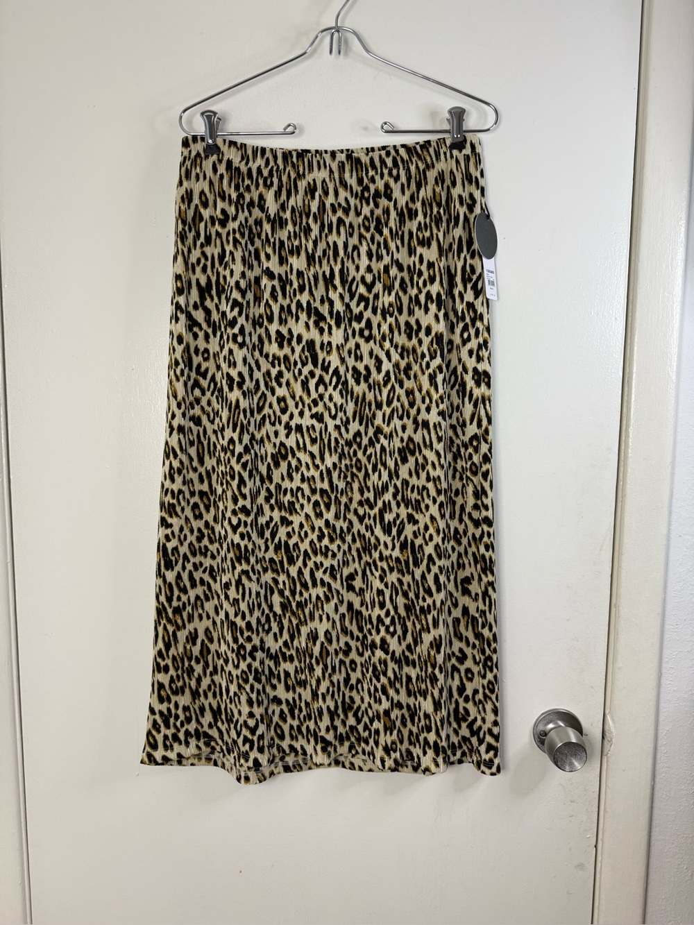 Amuse Society NWT black and cream leopard print micro pleated midi/maxi skirt M